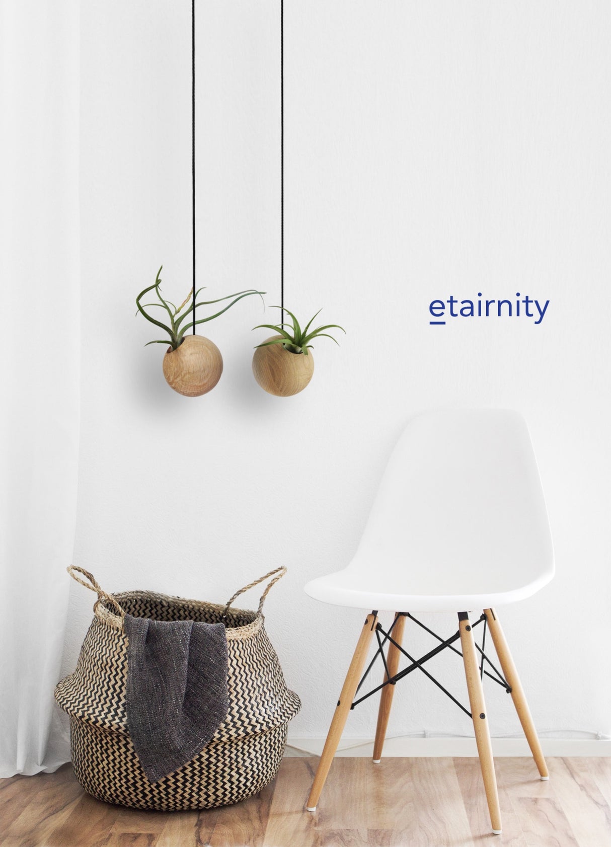 Hanging Sphere - Light Oak