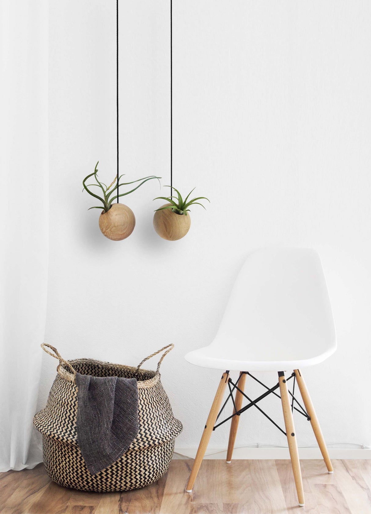 Hanging Sphere - Light Oak
